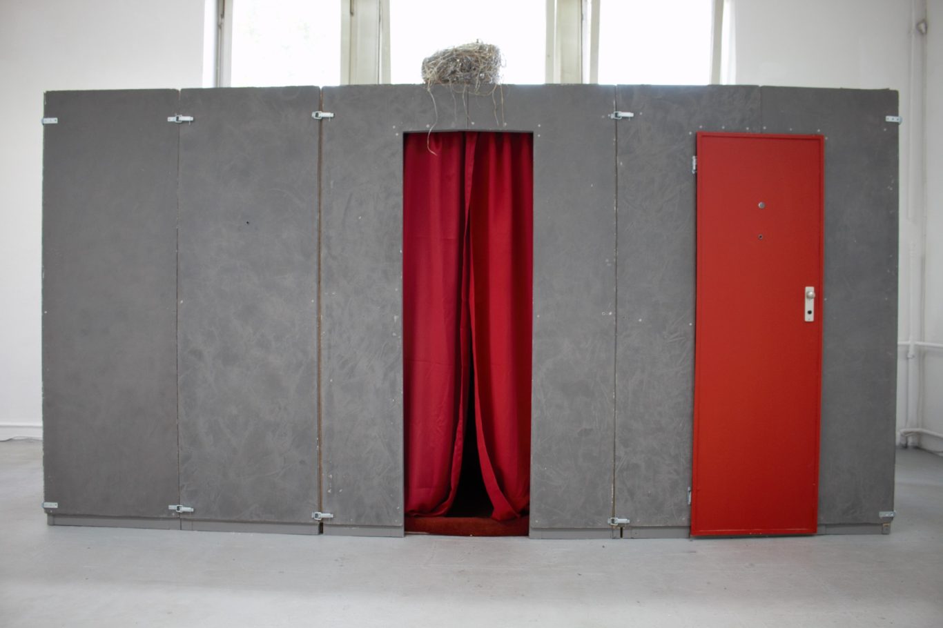 LOVE CABIN 2.0 - 2023 Installation Foto: Ernst Strich